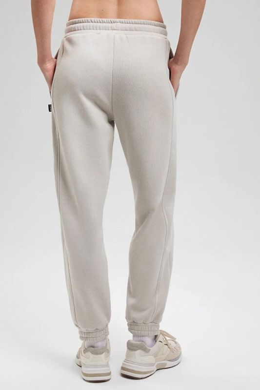 SHOOTING Pants Beige Women's Pants